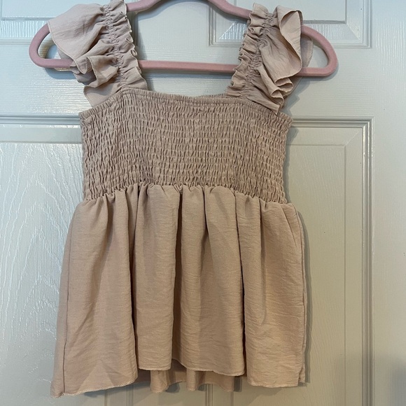 Source Unknown Tops - Beige Women’s Ruffled Sleeveless Top Small